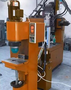 鉚接機(jī)廠家有哪些規(guī)格型號(hào)？